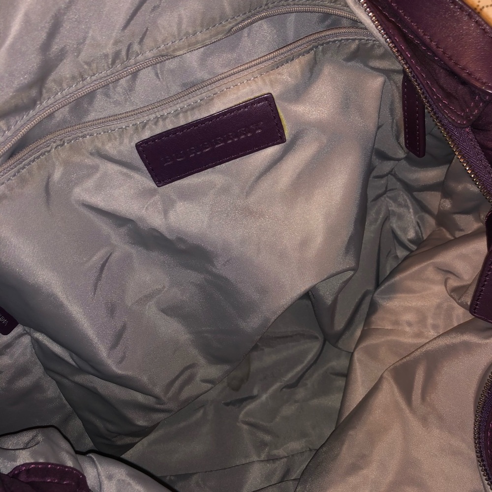 💕 SALE 💕 Burberry Purple Tote Bag - Picture 3 of 6